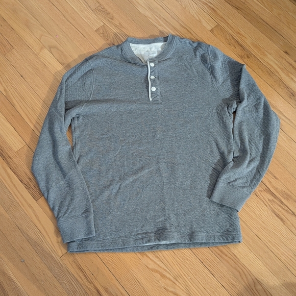 Abercrombie & Fitch Gray Long Sleeve Tee Classic Casual - Picture 1 of 4